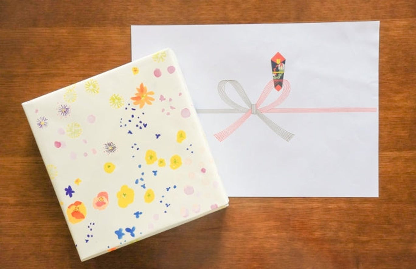入学祝いのお返し(入学内祝い)の金額相場や贈る時期、定番ギフトの選び方などを紹介